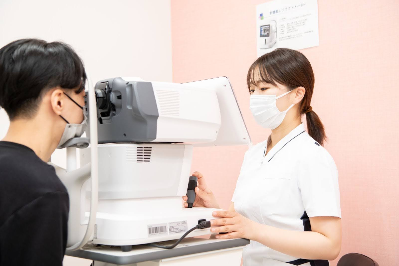 視能訓練士による検査